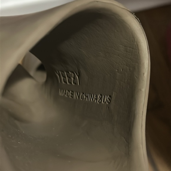 Adidas Yeezy Slides Brown Slip On Sandal Shoes AS IS - Picture 13 of 14